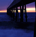 wave_at_pacifica_pier